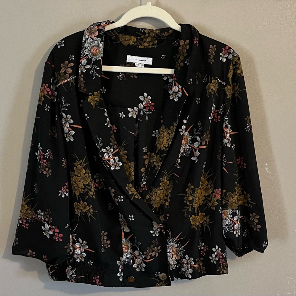 $3❤️Bundled Atmosphere Floral Black Blouse